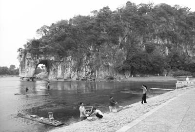 Li River with a limestone peak — Guilin. 