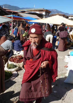 Paro’s bustling Sunday Market.