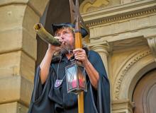 The night watchman signals “All’s well.” Photo by Dominic Arizona Bonuccelli