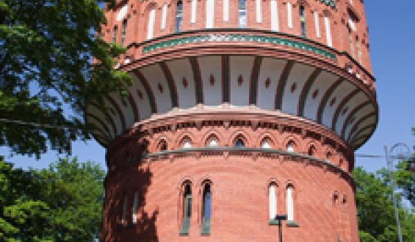 Dating from 1900, this water tower sits above the Old Town in Bydgoszcz, Poland. It once provided water to the city’s upper terrace, but today it’s a museum and visitors can tour its observation gallery at the top. Photo: ©rognar/123rf.com