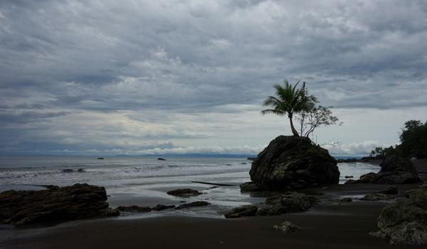 The rocky beach near El Cantil that we crossed on our walk to the thermal baths.