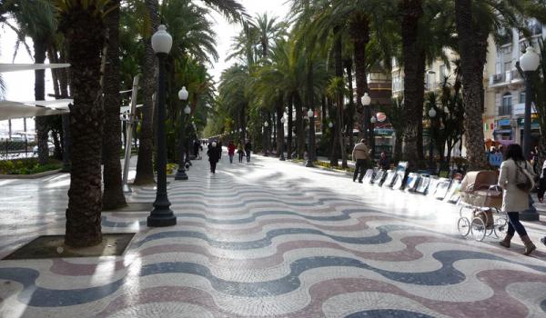 Alicante&rsquo; s Explanada de España is easily recognizable by its wavy mosaic 