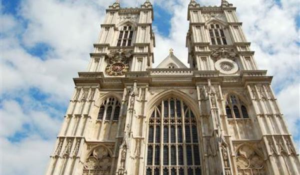 Entry to London’s Westminster Abbey includes the audio guide. Photos: Steves