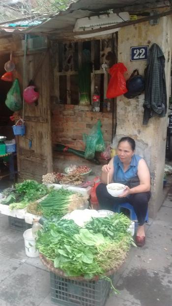 What’s pho breakfast? Noodle bowls with beef, fresh greens and broth, known as pho bo, are popular in Hanoi.