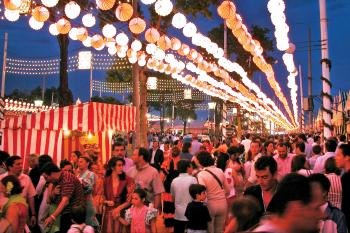 Sevillians of all ages party well into the night both in tents and out on the lanes of the fairground. Photo by Rick Steves