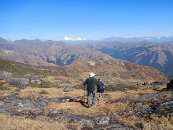 Traversing the unmarked yak herders’ “trail” on a level pass before returning to another constant up-and-down Stairmaster day.