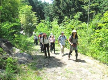 Hiking on the Kiso Road along the Nakasendo Way. Photo by Victor Block